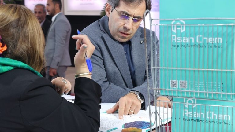 آسان‌کِم - نمایشگاه رنگ و رزین ۱۴۰۱